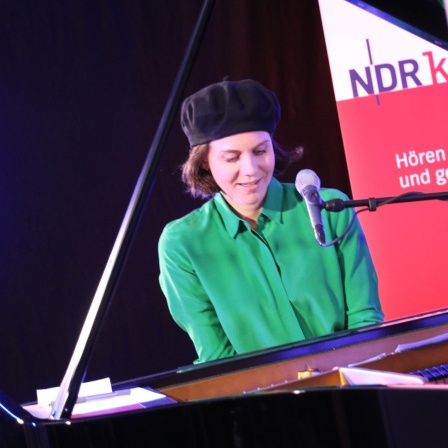 Anna Depenbusch im NDR Kultur Studio