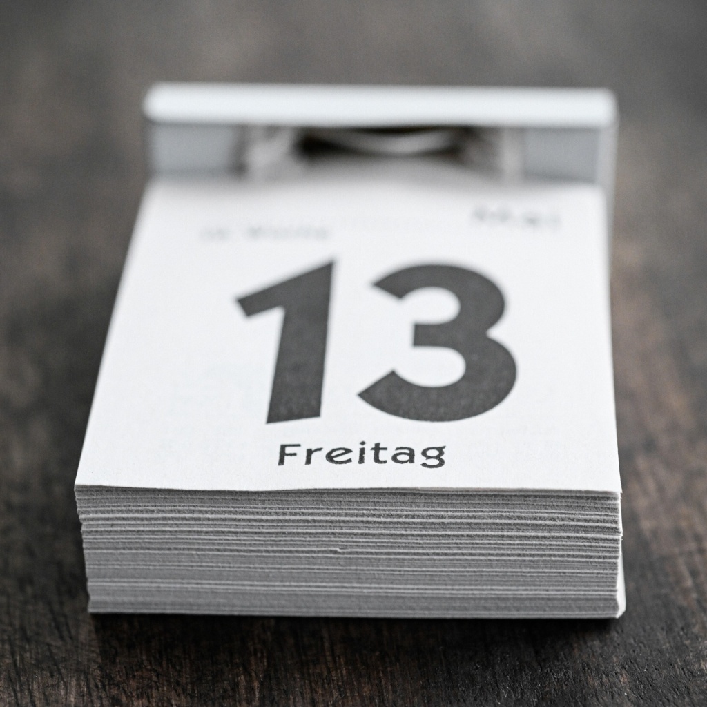 Podcast: Freitag, der 13.: Woher kommt der Aberglaube?
