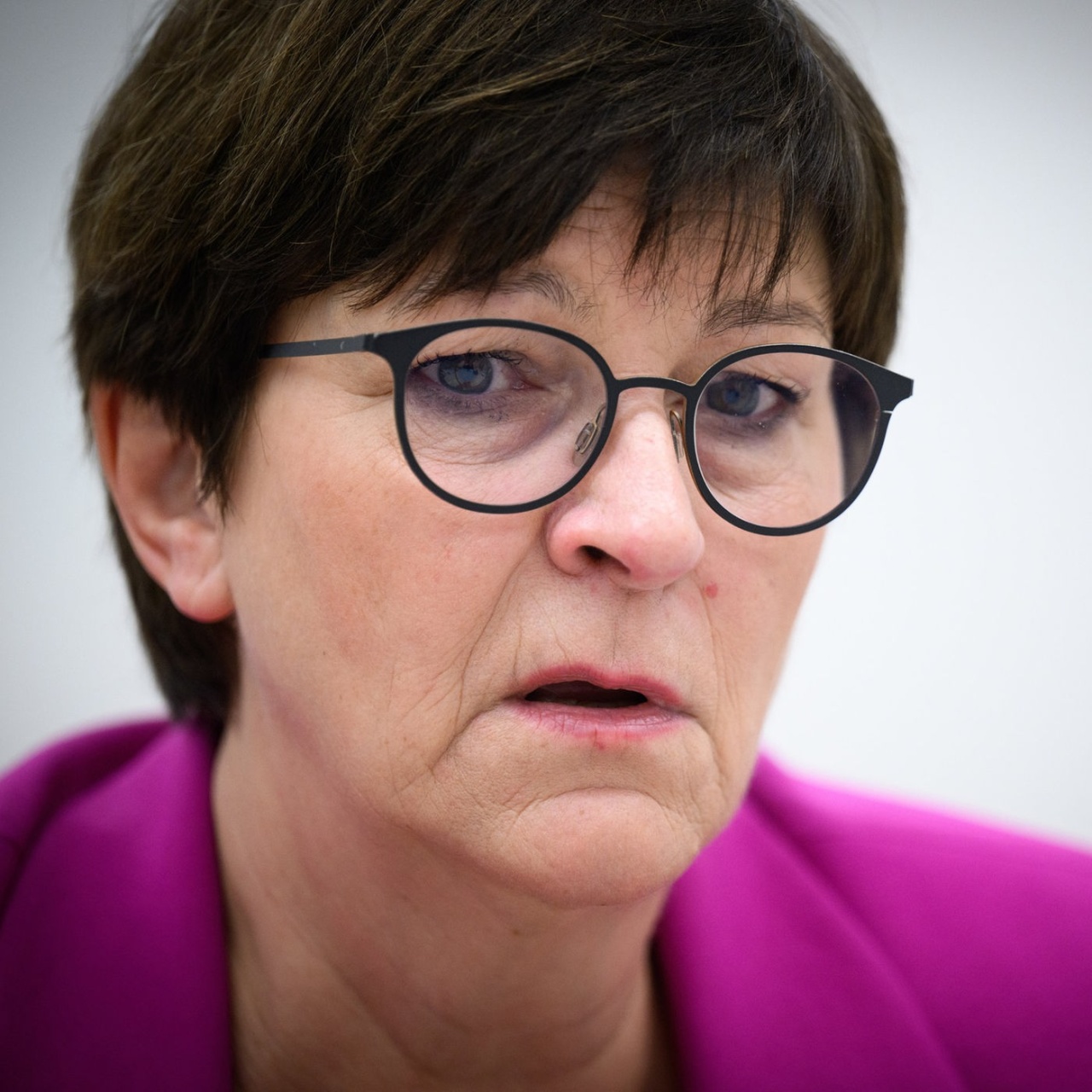 WDR 5 Interview · Esken zu Bürgergeld "Nicht über einen Kamm scheren" · Podcast in