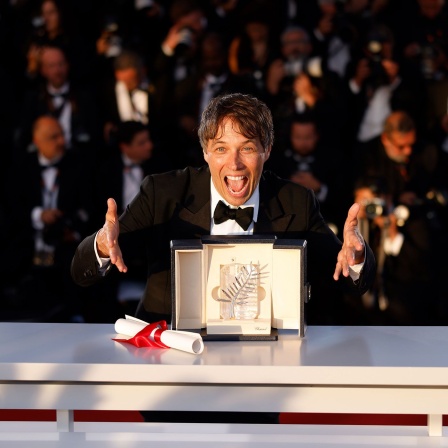 Sean Baker hat mit seinem Film "Anora" die Goldene Palme beim Filmfestival in Cannes gewonnen. 