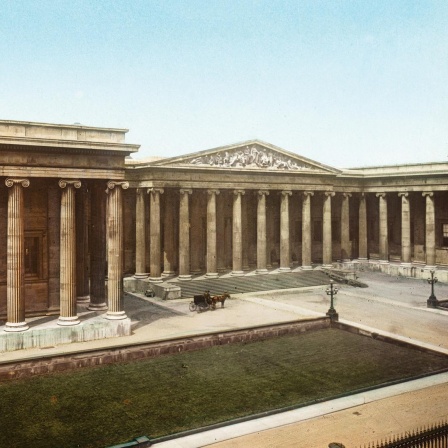 Handkoloriertes Glasdiapositiv vom British Museum in London, aufgenommen um 1900.