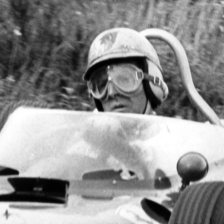 Der deutsche Rennfahrer Wolfgang Graf Berghe von Trips in seinem Ferrari während des GP von Italien auf der Rennstrecke in Monza am 10. September 1961