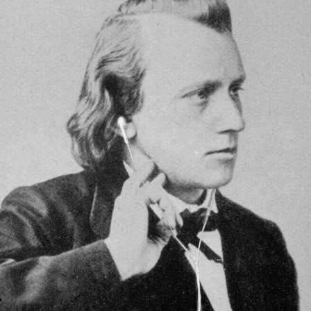 Johannes Brahms mit Kopfhörerrn