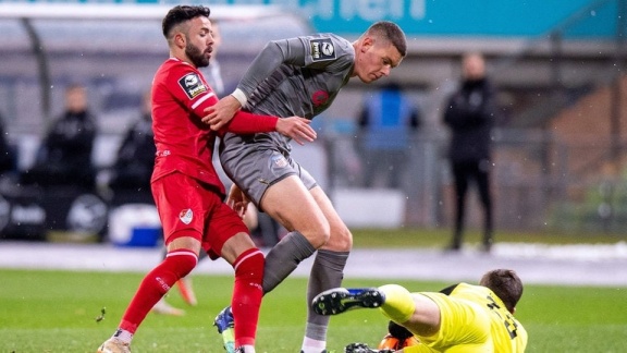Sportschau - 3. Liga: Eigentor Sorgt Für Jubel - Türkgücü Holt Punkt Gegen Zwickau