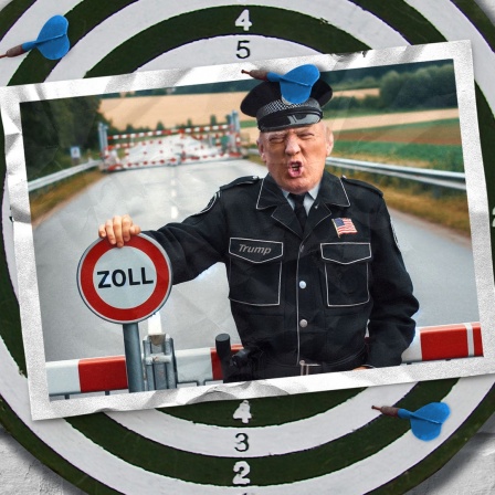Eine Fotomontage zeigt eine Postkarte auf einer Dartscheibe. Die Postkarte zeigt Donald Trump als Zöllner, der hinter einer geschlossenen Schranke steht und ein Schild in der Hand hält, auf dem ZOLL steht.