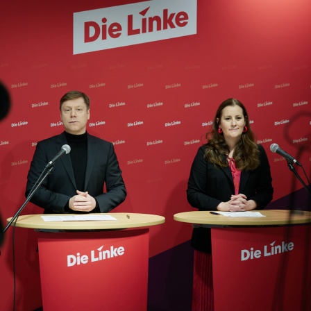 Martin Schirdewan und Janine Wissler bei einer Pressekonferenz am 12.01.2024