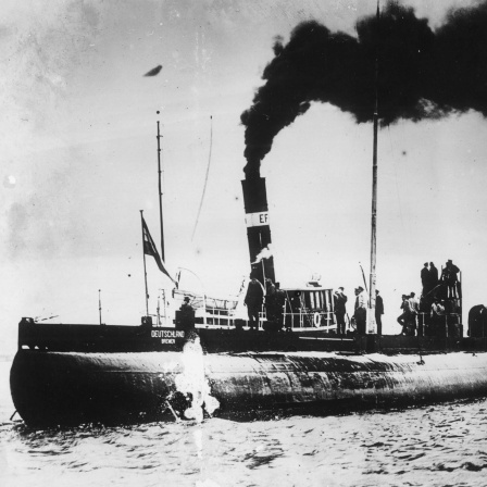 Handels-U-Boot &#034;Deutschland&#034; 1916 in den USA 1916. Mit dem Boot unterlief Deutschland im Ersten Weltkrieg die Seeblockade der Alliierten. Das Handels-U-Boot stand unter dem Kommando des ehemaligen Lloydkapitäns Paul König.
