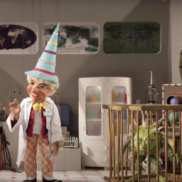 Szene aus "Dr. Kasperls Corona-Test-Anleitung" der Augsburger Puppenkiste auf Youtube