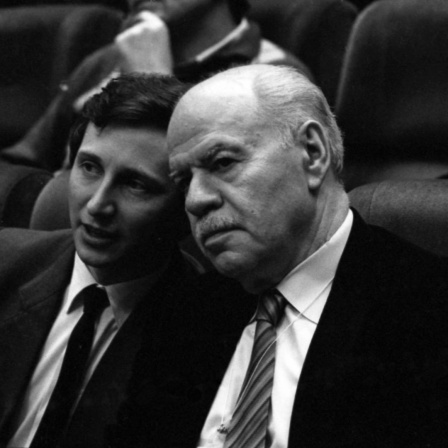 Der Publizist und Dokumentarfilm-Regisseur Erwin Leiser (rechts) auf dem Internationalen Dokumentarfilm Festival Leningrad am 25.01.1989
