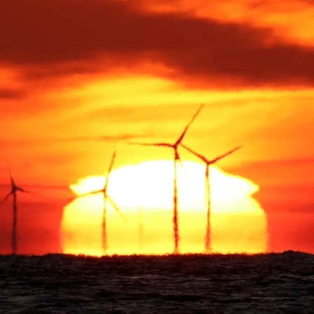 Die Sonne geht in Cuxhaven auf.