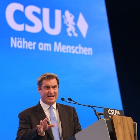 CSU-Chef Markus Söder beim Parteitag in Augsburg bei einer Rede.