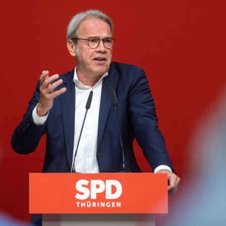 Georg Maier (SPD), Thüringer Innenminister, spricht beim Landesparteitag der SPD Thüringen im Congress Centrum Suhl.