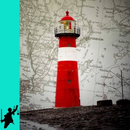 Leuchtturm montiert über alter Landkarte
