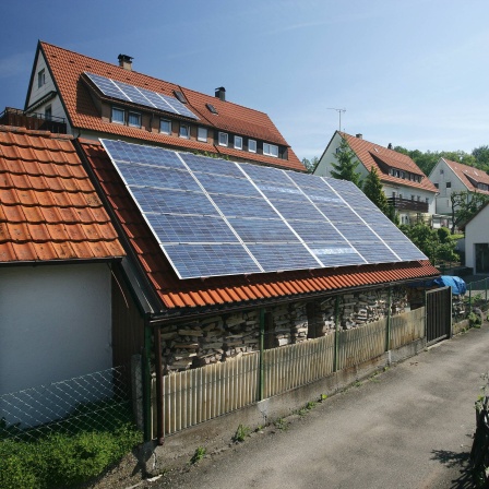 Wohnhaus mit Solarzellen auf dem Dach in Ehningen