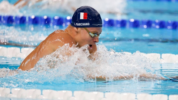 Sportschau Olympia 2024 - Finale 200 Meter Lagen - Leon Marchand Schwimmt Zu Gold Nummer Vier