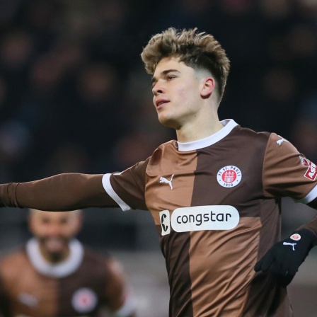 Noah Weißhaupt von St. Pauli