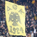 Das Wappen des Fußballclubs AEK Athen zeigt den Doppeladler des Byzantinischen Reiches
