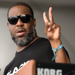 Der Pianist Robert Glasper spielt während des Newport Jazz Festivals am Sonntag, den 4. August 2024, in Newport.