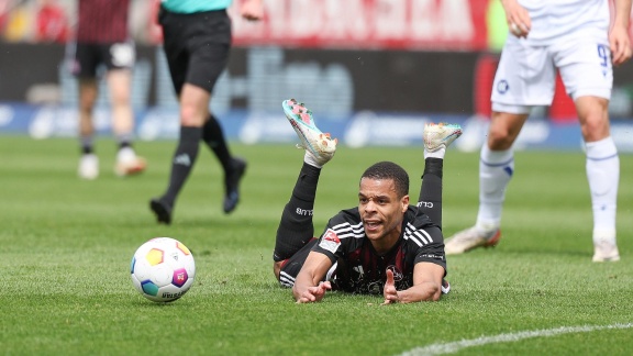 Sportschau Bundesliga - Karlsruhe Eine Nummer Zu Groß Für Harmlose Nürnberger