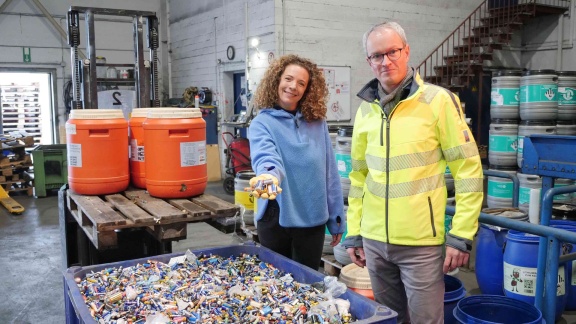 Neuneinhalb - Das Reportermagazin Für Kinder - Wertvoll Oder Schrott. - Wie Batterien Recycelt Werden