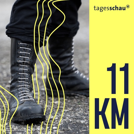 Springerstiefel mit weißen Schnürsenkeln