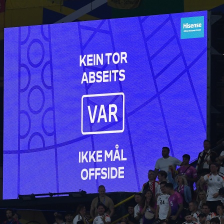 Fußball UEFA EURO 2024 Achtelfinale Deutschland - Dänemark am 29.06.2024 im BVB Stadion Dortmund in Dortmund Anzeigetafel / Videowand Video Assist / Videobeweis / VAR Kein Tor Abseits