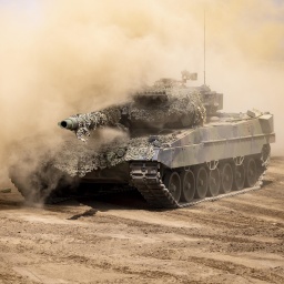 Ein Leopard-Panzer der Bundeswehr bei der Übung "Griffin Storm" in Pabrade, Litauen, 2023.