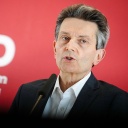 Der SPD-Fraktionschef Rolf Mützenich während einer Pressekonferenz.