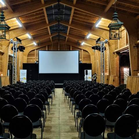 Scheune auf dem Eibenhof beim "Film ohne Grenzen"-Festival in Bad Saarow