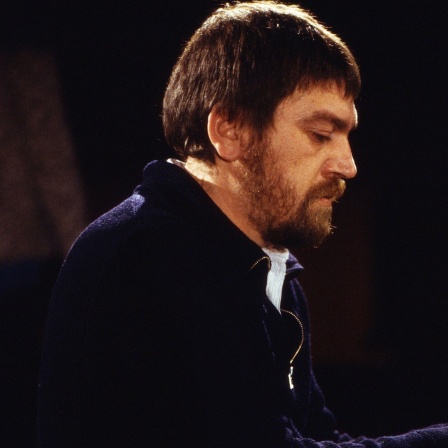 Ulrich Gumpert, deutscher Jazzmusiker, Pianist, spielt mit der Ulrich Gumpert Workshop Band beim Jazzfest Berlin, Philharmonie, 1979.