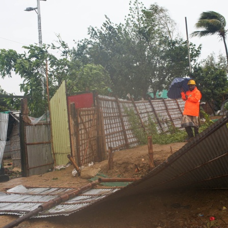 Ein teilweise zerstörtes Haus im weltgrößten Flüchtlingslager in Teknaf, Bangladesch