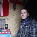 David Nitschkowky bewohnt in Berlin ein "Little Home", eine kleine mobile Unterkunft, die mit Hilfe einer Initiative für Menschen ohne feste Bleibe gebaut und betreut werden.