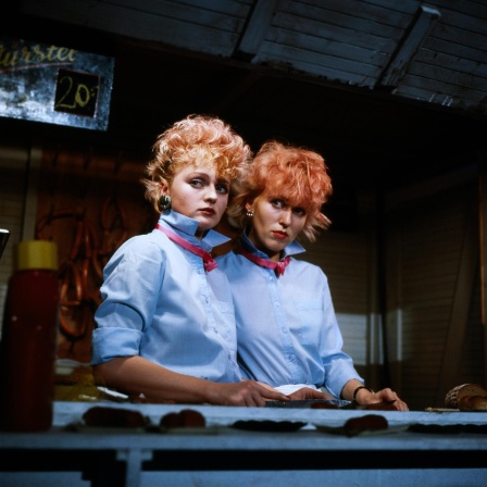 Die Schwestern Inga und Annette Humpe, 1983.