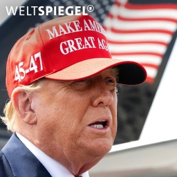 Trump mit einer Make America Great Again Baseball Cap