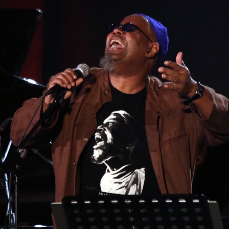 Der Sänger Dwight Trible auf dem INNtöne Jazzfestival 2013.