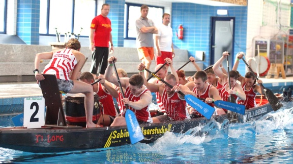 Mittagsmagazin - Drachenboot Im Schwimmbad