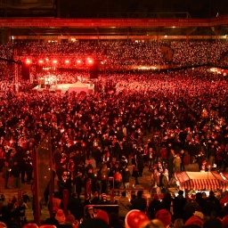 Das traditionelle Weihnachtssingen des 1.FC Union Berlin im Stadion an der Alten Försterei