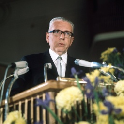 Der deutsche Bundespräsident (1969-1974) Gustav Heinemann während einer Rede beim deutschen Binnenschiffahrtstag in Köln im Juli 1969.