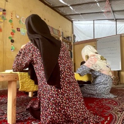 Frauen in einer Untergrund-Mädchen Schule in Kabul 
