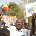 Demonstrationen in Mali mit russischen Flaggen. 
