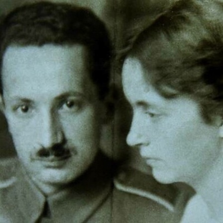Foto: Martin Heidegger und seine Braut Elfriede Petri, 1916 Schloß Messkirch