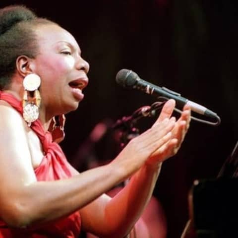 Die amerikanische Jazz-Sängerin Nina Simone tritt am 22.10.1991 in Paris auf