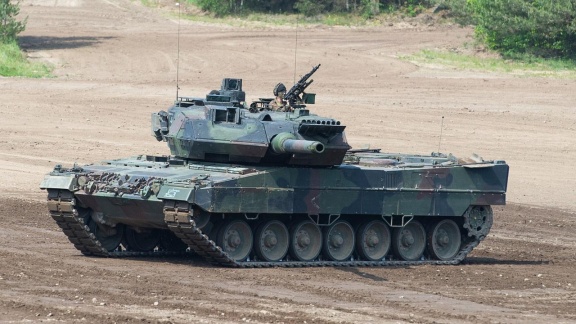 Morgenmagazin - Leopard 2: Warum Ist Der Panzer So Begehrt.