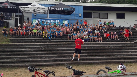 Sportschau - Vereinsübergreifende Zusammenarbeit Beim Sport-camp In Gronig