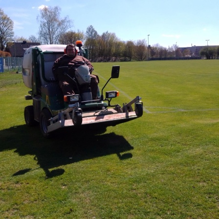 Heiliger Rasen: Sportplatzbau in Bayern