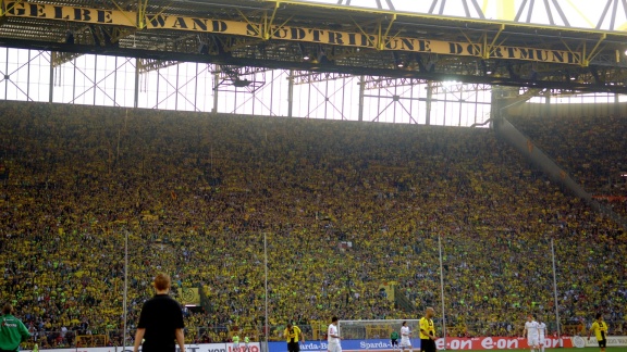 Sportschau - Fußball-historie: Borussia Dortmund - So Entstand Der Mythos 'gelbe Wand'