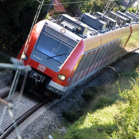Schienenverkehr - Wie macht man Züge und Strecken sicherer?
