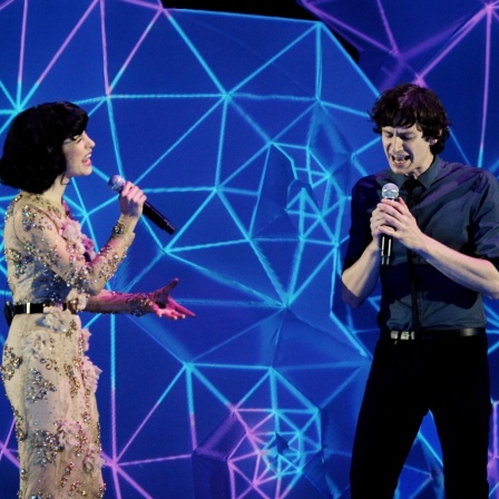 Die Sänger Wouter De Backer a.k.a. Gotye (r) und Kimbra Johnson bei einem Auftritt.