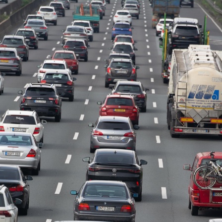 Wahnsinn Autobahn - So lassen sich Staus vermeiden