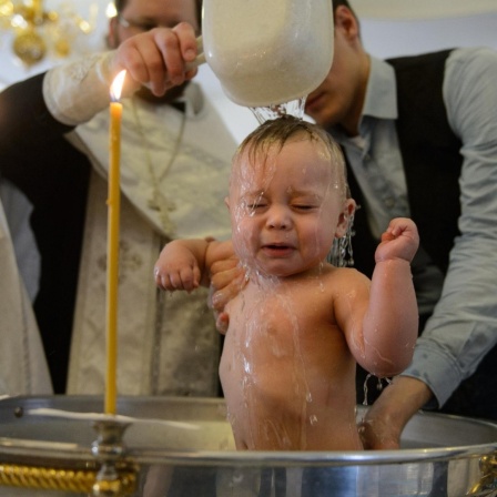 Jekaterinburg, Russland: Ein Baby wird in der St.-Seraphim-von-Sarov-Kirche getauft